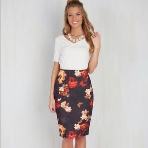 ModCloth floral skirt sz 10/Large